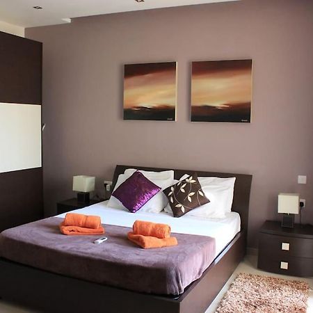 Sunny 2 Bedroom, 2 Bathrooms, Seaside Apt. Sliema Exterior photo