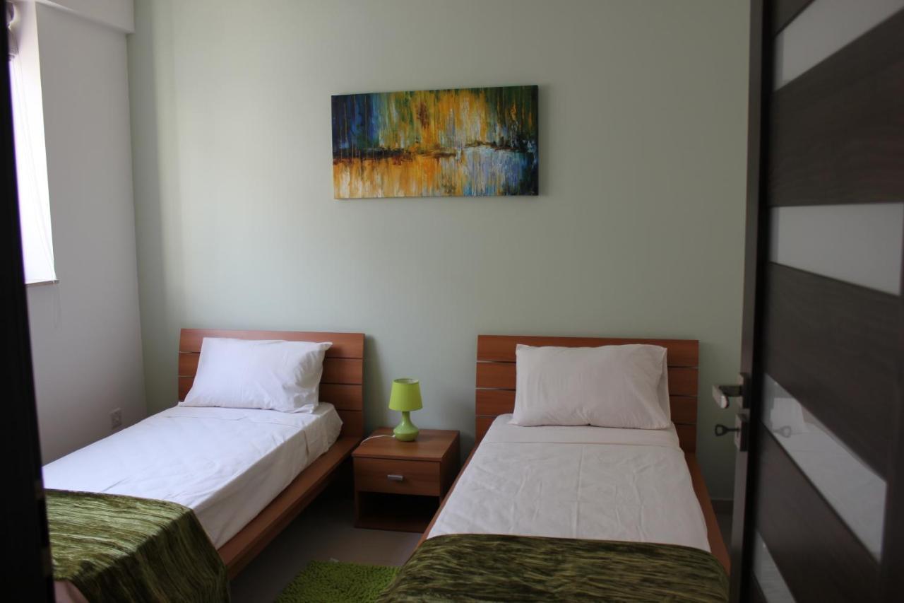 Sunny 2 Bedroom, 2 Bathrooms, Seaside Apt. Sliema Exterior photo