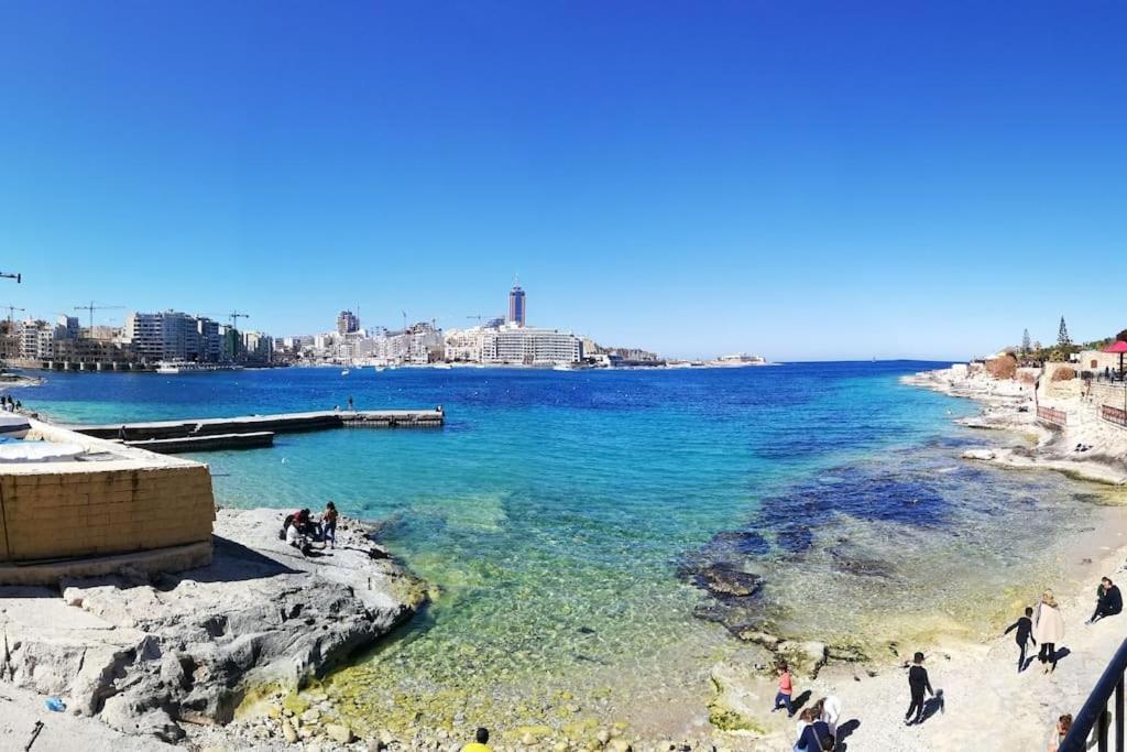 Sunny 2 Bedroom, 2 Bathrooms, Seaside Apt. Sliema Exterior photo